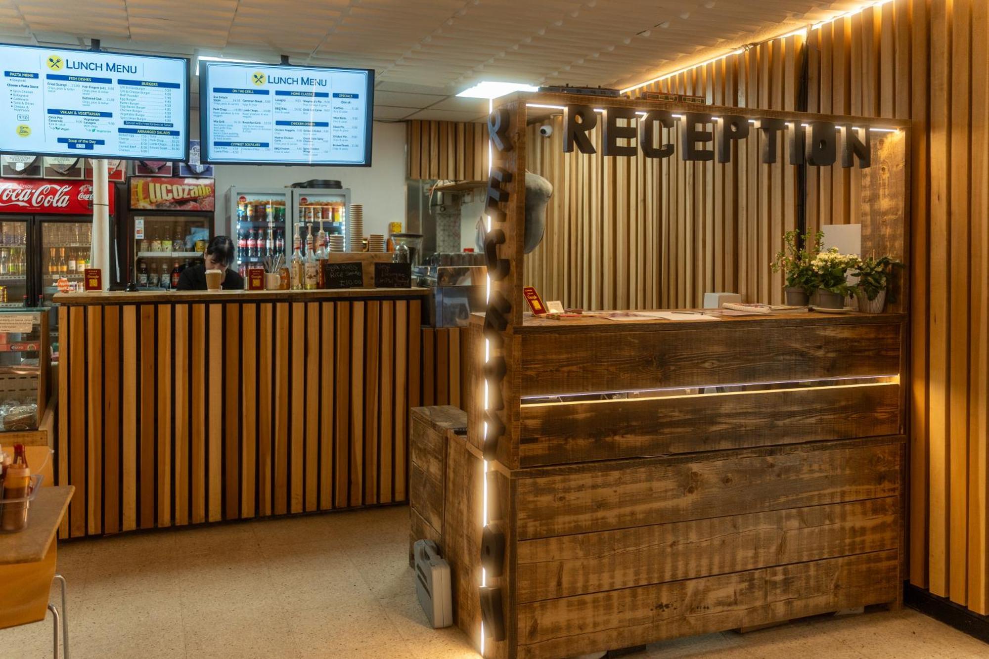 Abbey Point Hotel Wembley 外观 照片