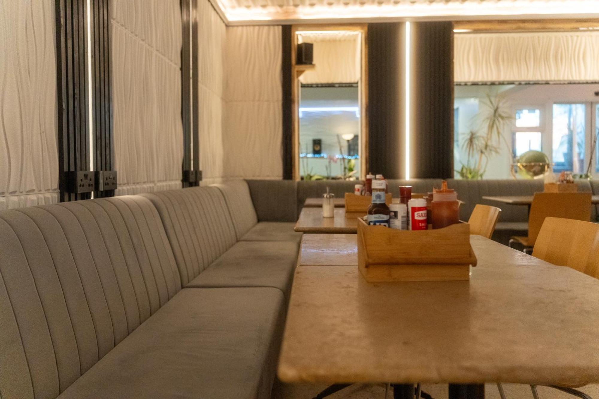 Abbey Point Hotel Wembley 外观 照片