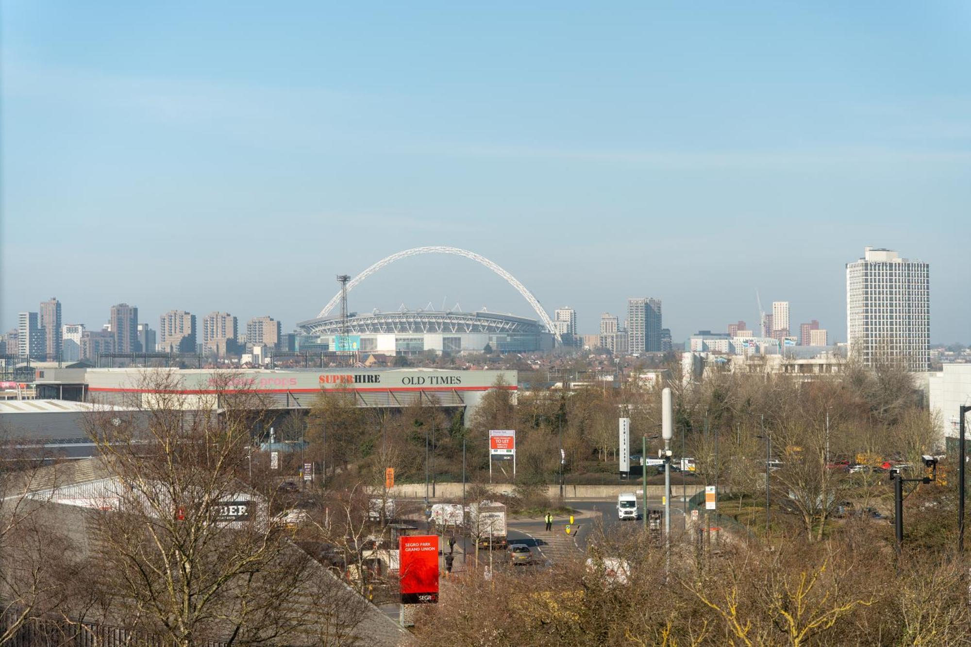 Abbey Point Hotel Wembley 外观 照片